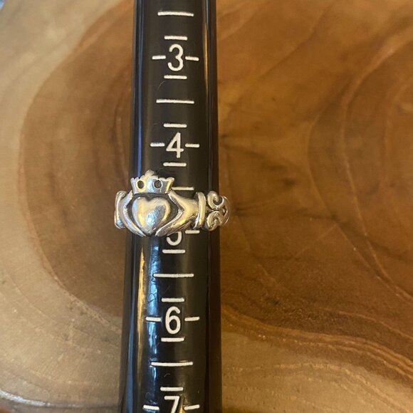 RETIRED James Avery Adorned Claddaugh Ring, Size 5, Sterling Silver - Picture 2 of 3